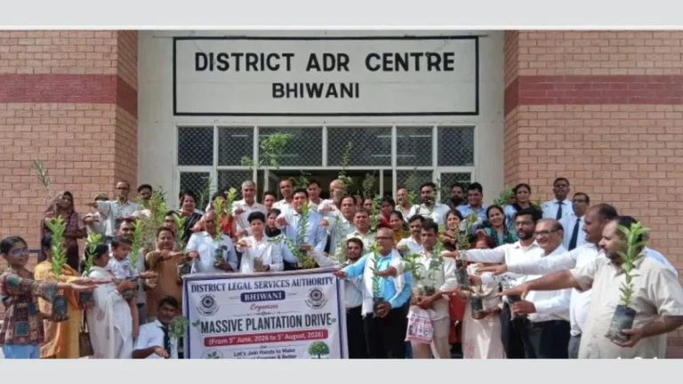 Bhiwani News: भिवानी में बिजली-पानी संकट पर बवाल, हनुमान ढाणी में भड़की जनता, अफसरों को दिया 2 दिन का अल्टीमेटम
