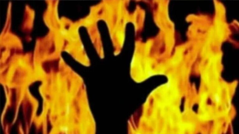 Boy self-immolation: अमृतसर में युवक ने खुद को आग के हवाले किया, प्रेम प्रसंग में विवाद के चलते आत्मदाह, दो अन्य भी झुलसे