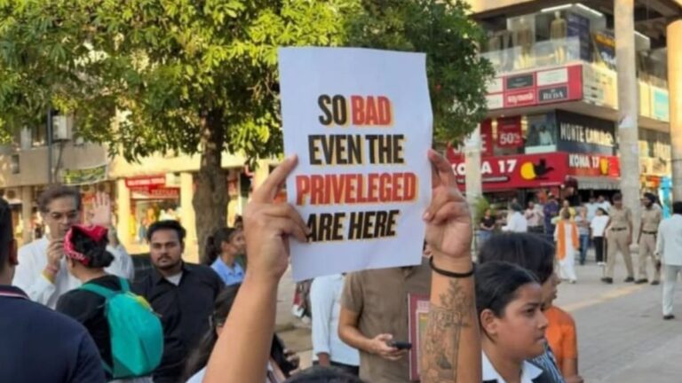 Chandigarh Student Protest: सेक्टर-17 प्लाजा में लगातार पांचवें दिन भी डटे प्रदर्शनकारी, गीतों और शायरी से जताया विरोध