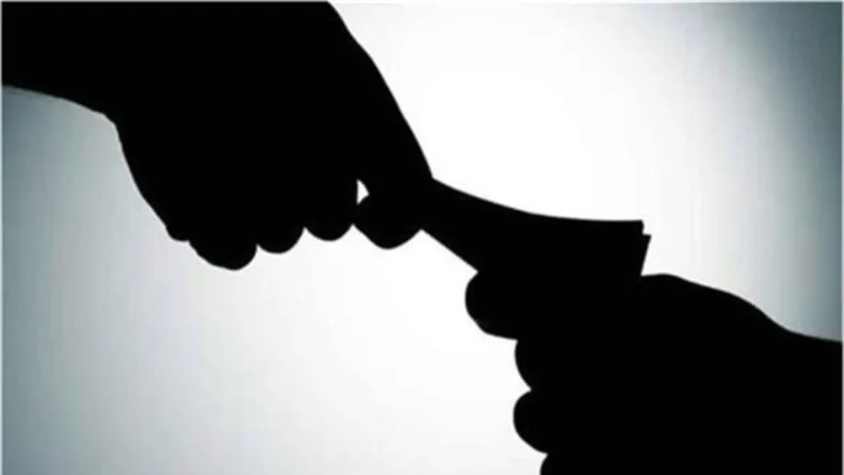 Faridabad News: फरीदाबाद में 2 हजार रुपये की रिश्वत लेते पुलिस कांस्टेबल रंगे हाथों गिरफ्तार