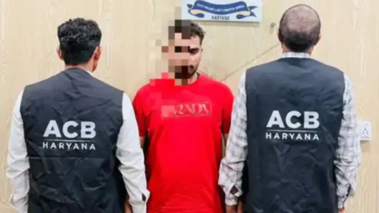 Faridabad News: एनआईटी-5 थाने में खाकी दागदार, 2 हजार की रिश्वत लेते सिपाही पंकज को ACB ने रंगे हाथ दबोचा