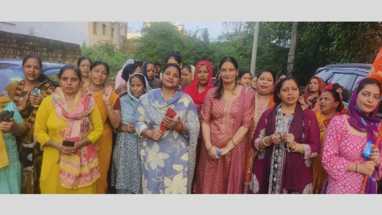 Narnaul News: नारनौल में 55वीं प्रभात फेरी का भव्य आयोजन: ‘राधे-राधे’ के संकीर्तन से भक्तिमय हुआ शहर