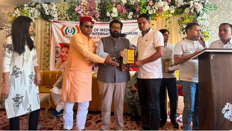 Panchkula News: पिंजौर में वॉइस ऑफ मीडिया का पत्रकार सम्मेलन, पत्रकारों और समाजसेवियों को किया गया सम्मानित