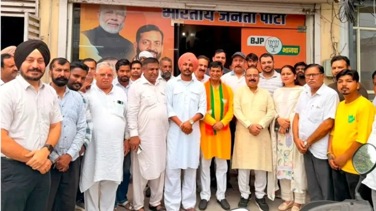 Pehowa News: पिहोवा से सैकड़ों गाड़ियों के काफिले के साथ कुरुक्षेत्र पहुंचे डीडी शर्मा, कार्यकर्ताओं का जताया आभार