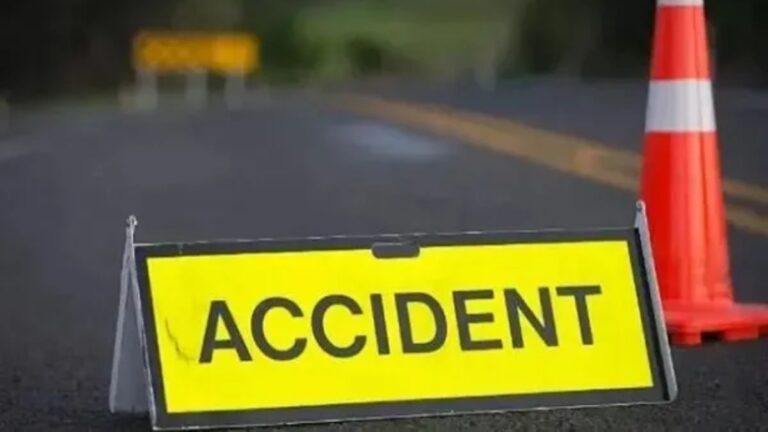 Rajasthan Road Accident: बांसवाड़ा में 10 फीट गहरे गड्ढे में गिरी बाइक, हादसे में दो दोस्तों की दर्दनाक मौत, रातभर नहीं मिली मदद