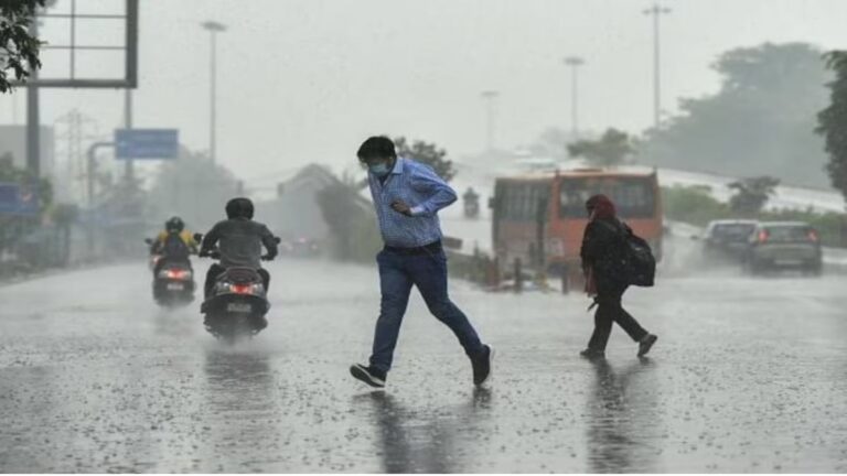 Rajasthan Weather: राजस्थान में मानसून का असर तेज, चित्तौड़गढ़-बांसवाड़ा में भारी बारिश से सड़कें बंद; डूंगरपुर में बिजली गिरने से बच्चे की मौत