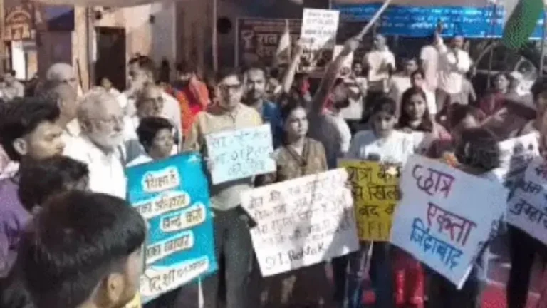 Rohtak News: रोहतक में रातभर चला ‘रात जागो देश बचाओ’ अभियान, NEET पेपर लीक पर शिक्षा मंत्री के इस्तीफे की मांग