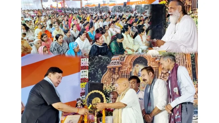 Pehowa News: पिहोवा में दिव्य गीता सत्संग की शुरुआत, स्वामी ज्ञानानंद महाराज बोले- गीता में है हर तनाव का इलाज