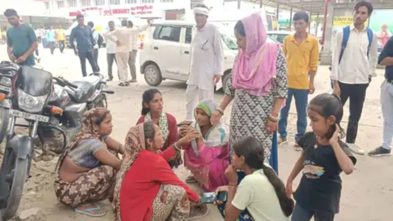 Bhiwani News: भिवानी में निर्माणाधीन भवन से गिरी महिला मजदूर, परिजनों का अस्पताल पर हंगामा