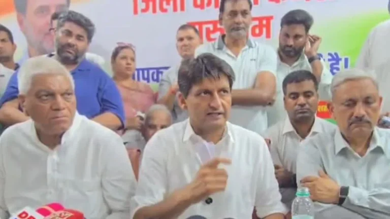 Deepender Hooda: रोल मॉडल’ विवाद पर दीपेंद्र हुड्डा की कड़ी सफाई, बोले- विरोधी फैला रहे हैं झूठी बातें