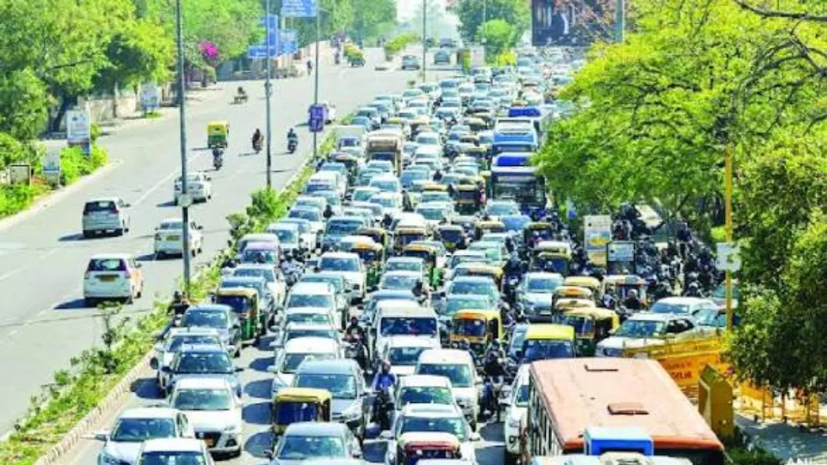 Delhi Pollution Control: दिल्ली में 1 जनवरी 2027 से केवल इलेक्ट्रिक मालवाहक गाड़ियों का होगा रजिस्ट्रेशन