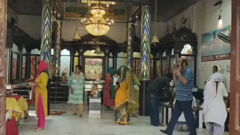 Karnal Temple Theft: करनाल के शिव मंदिर में सावन में बड़ी चोरी, चौकीदार को बंद कर 5 लाख के चांदी के गहने ले उड़े चोर