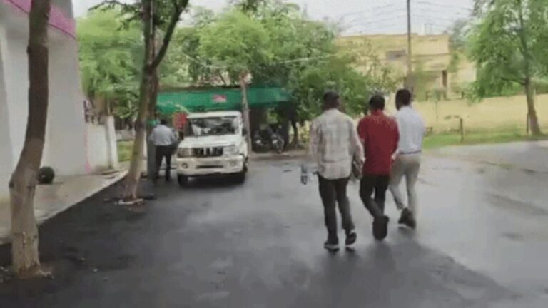 Rewari News Update: रेवाड़ी में रिश्वत लेते पटवारी गिरफ्तार, जमीन का रिकॉर्ड ठीक करने के बदले मांगे थे 10 हजार