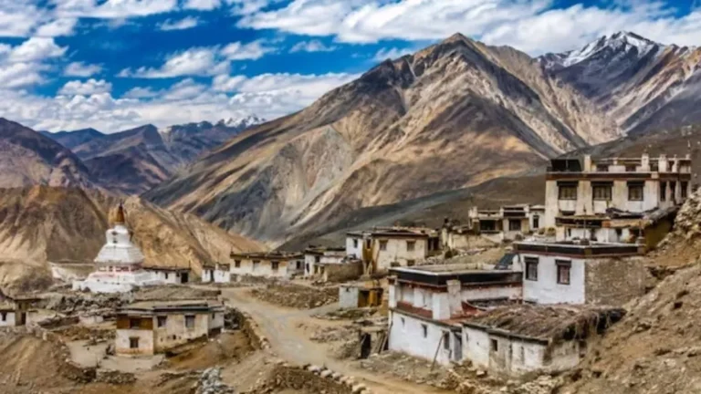 Spiti Valley: स्पीति घाटी का यह छोटा सा गांव इंटरनेट पर क्यों हुआ वायरल? जानिए 15 हजार फीट ऊपर की असल सच्चाई