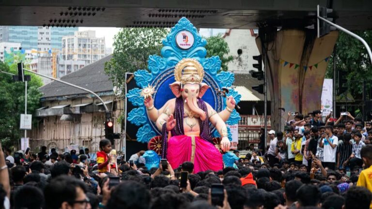 Bombay High Court: गणेशोत्सव में पुणे में शराबबंदी पर हाईकोर्ट की फटकार, पूछा- सिर्फ इसी जिले में क्यों?