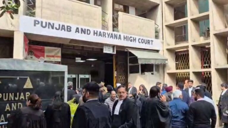 पंजाब-हरियाणा हाईकोर्ट को धमकी से हड़कंप, परिसर कराया खाली, पुलिस-बम स्क्वॉड ने संभाला मोर्चा