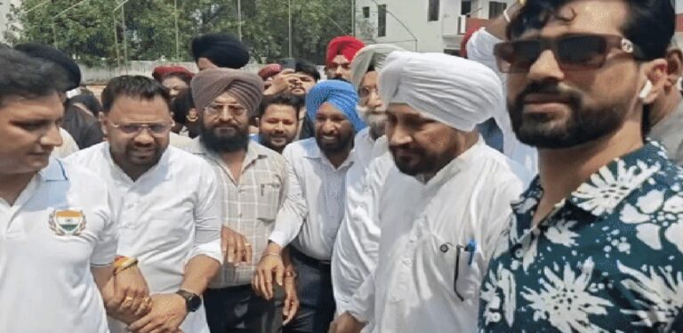 Jalandhar Congress Protest : हल्द्वानी मंच ‘शुद्धिकरण’ पर जालंधर में बवाल, चन्नी बोले- यह खड़गे का नहीं, पूरे संविधान का अपमान है