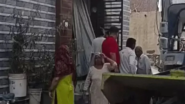 Karnal News: रात ढाई बजे घर के बाहर फेंक गए एक दिन का बच्चा, ग्रामीण परिवार बोला— ‘हम पालेंगे इस मासूम को’