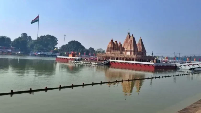 Kurukshetra Brahmasarovar Drone Show: कुरुक्षेत्र से ‘सेवा संकल्प अभियान 2026’ का आगाज, ब्रह्मसरोवर पर 500 ड्रोन्स का शो, दीयों से जगमगाया घाट