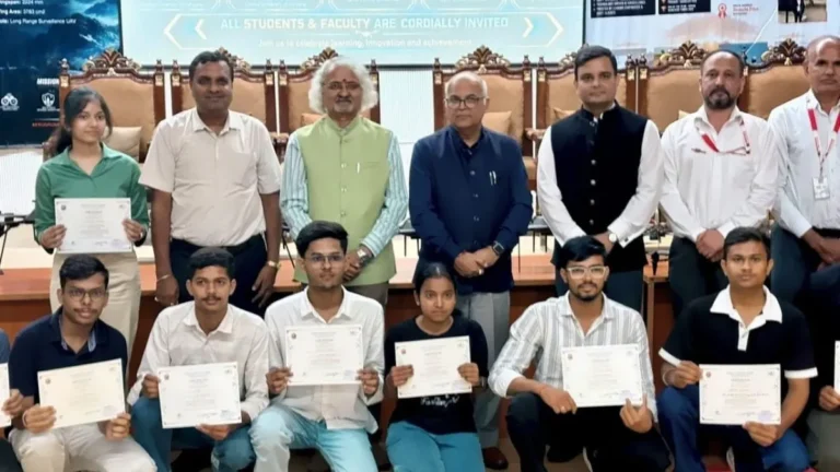 Mahendragarh : हकेवि महेंद्रगढ़ में पांच दिवसीय ड्रोन कार्यशाला का शानदार समापन, 58 विद्यार्थियों को मिले प्रमाण-पत्र