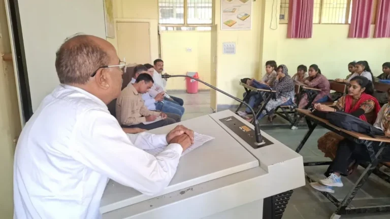 Nangal Chaudhary : जिला विधिक सेवा प्राधिकरण के निर्देश पर आयोजित सेमिनार में छात्रों ने लिया दहेज न लेने का संकल्प