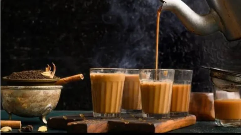 National Chai Day: एक कप चाय और शायरी का साथ, आज इन दिलकश पैगामों से दें अपनों को ‘चाय दिवस’ की बधाई