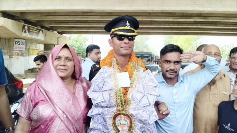 Naveen Kaushik Jind: ‘काम नहीं करता, क्या कहीं का लेफ्टिनेंट लगा है?’, मां की डांट से सेना में अफसर बना जींद का नवीन