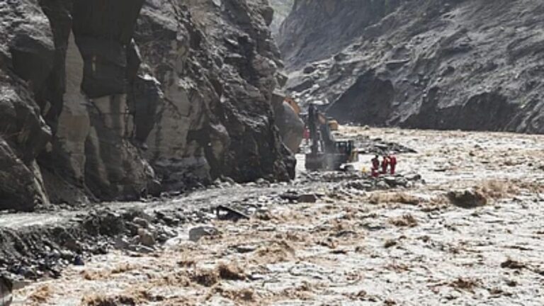 Nepal Flood Alert: नेपाल में मंडरा रहा फिर बाढ़ का खतरा, 7 जिलों को अलर्ट, हजारों लोग अब भी लापता