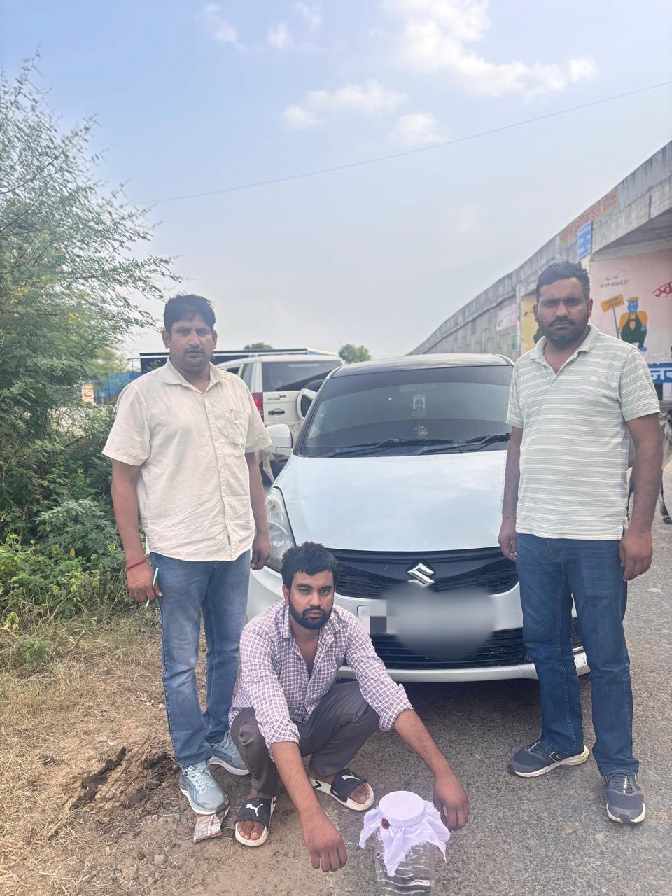 देशी कट्टा व स्विफ्ट कार सहित एक आरोपी को किया काबू