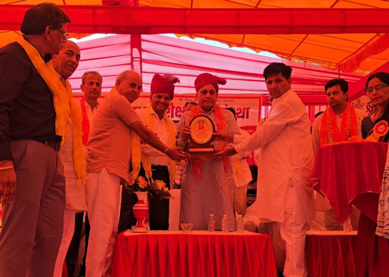 Narnaul: जन स्वास्थ्य मंत्री रणबीर सिंह गंगवा ने किया प्रतिभाओं को सम्मानित