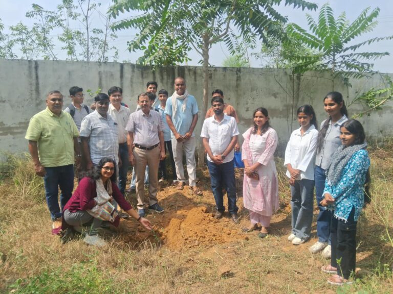 Narnaul: शहीद मेजर सतीश दहिया राजकीय महाविद्यालय नांगल चौधरी में पौधारोपण कार्यक्रम आयोजित