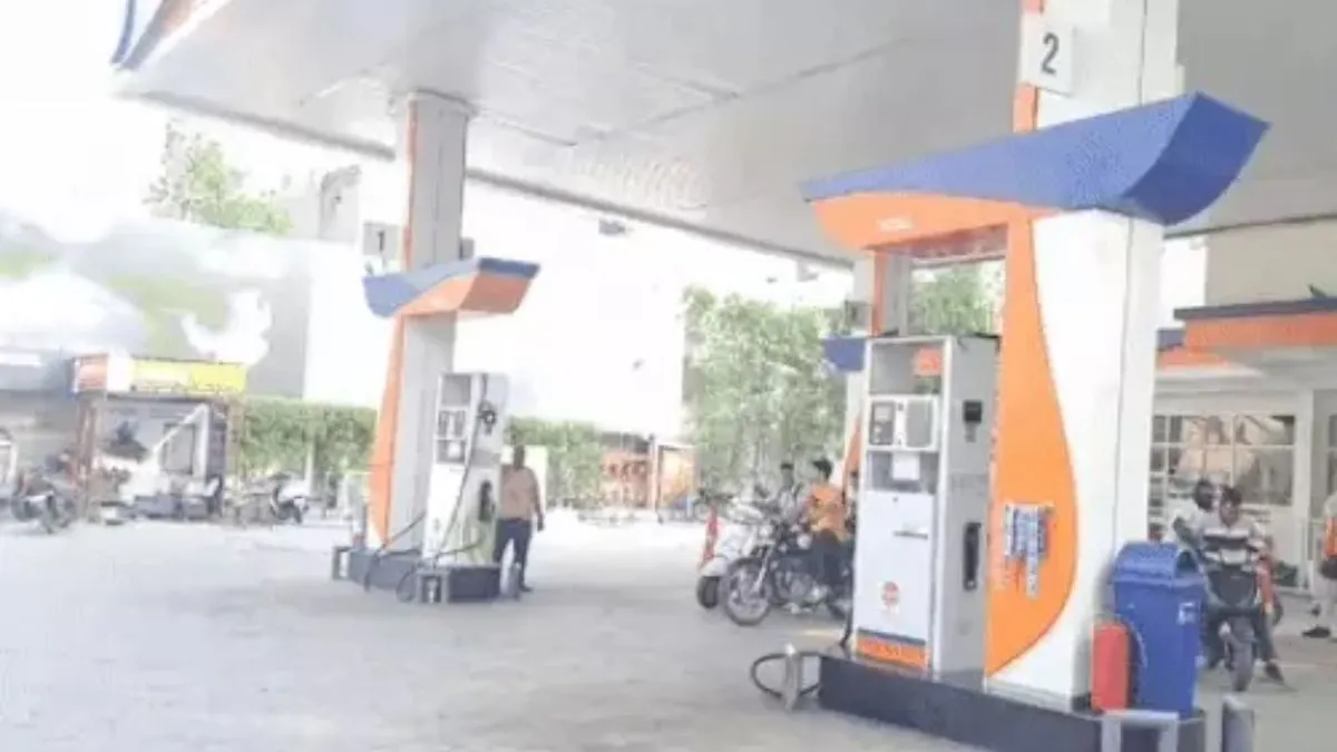 Petrol Pump UPI: पेट्रोल पंप संचालकों का बड़ा फैसला, राहत नहीं मिली तो बंद होगा गूगल पे और फोनपे, केवल चलेगा कैश