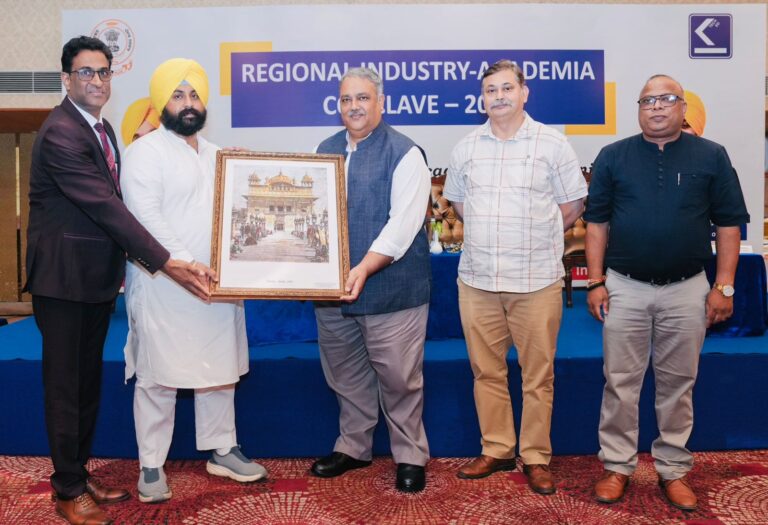 Punjab Education News : पंजाब में ‘तकनीकी शिक्षा क्रांति’, 5 जिलों को मिलीं 3D प्रिंटर लैस इनोवेशन लैब्स