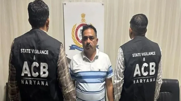 Sonipat ACB Raid: सोनीपत में ACB का बड़ा एक्शन, 25 हजार की रिश्वत लेते रंगे हाथों पकड़ा गया गिरदावर