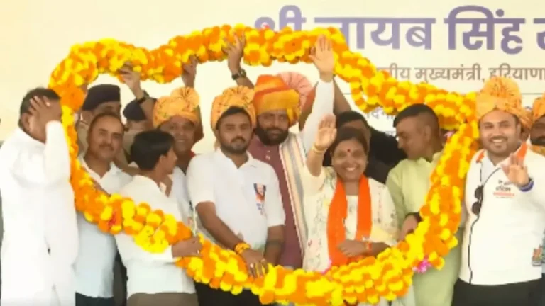 Narnaul : गुजरात के वडनगर से वाराणसी तक की ‘सेवा यात्रा’ का हरियाणा में भव्य प्रवेश, मुख्यमंत्री नायब सैनी और भाजपा प्रदेश अध्यक्ष ने किया स्वागत