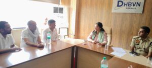 Narnaul News: डीसी अनुपमा अंजली की यूनियन पदाधिकारियों से वार्ता के बाद आवश्यक सेवाओं की बिजली सप्लाई बहाली पर सहमति