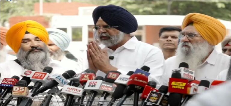 Akali Dal Waris Punjab De Governor Meeting : अकाली दल वारिस पंजाब दे का प्रतिनिधिमंडल पहुंचा राजभवन, गवर्नर गुलाब चंद कटारिया को सौंपा ज्ञापन