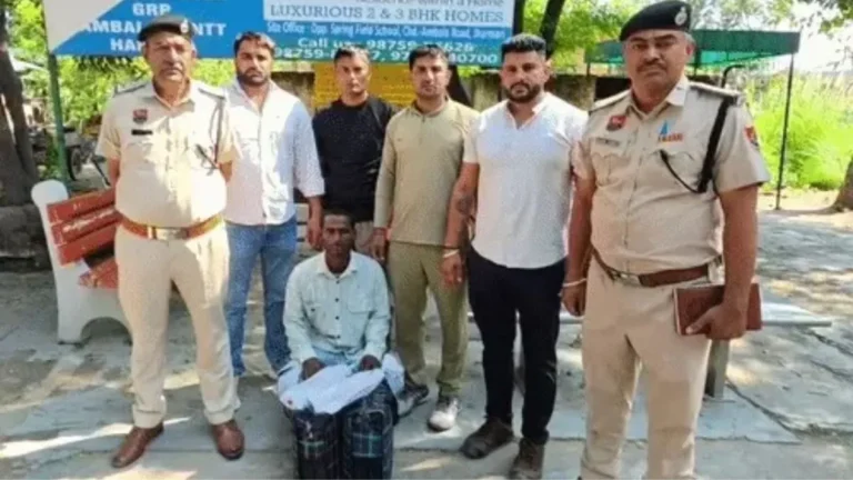 Ambala railway station: अंबाला कैंट रेलवे स्टेशन प्लेटफॉर्म पर लावारिस कट्टों में मिली 60 बोतल शराब, तस्करों में मचा हड़कंप