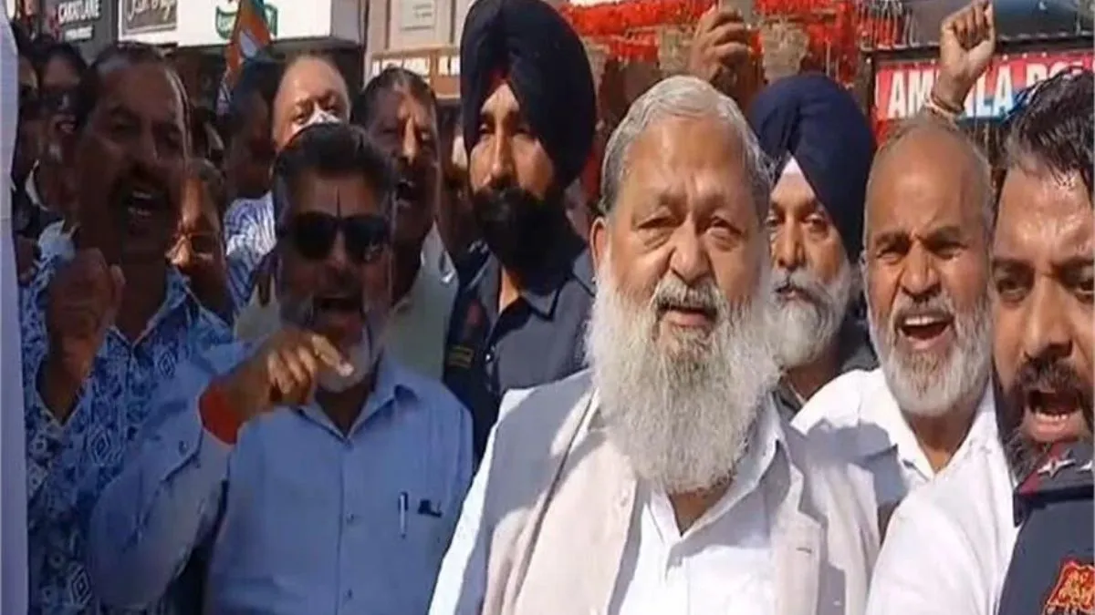 Anil Vij Ambala: चाय बेचने पर तंज कसने को लेकर अनिल विज का कांग्रेस पर तीखा हमला, सदर बाजार में हुआ प्रदर्शन
