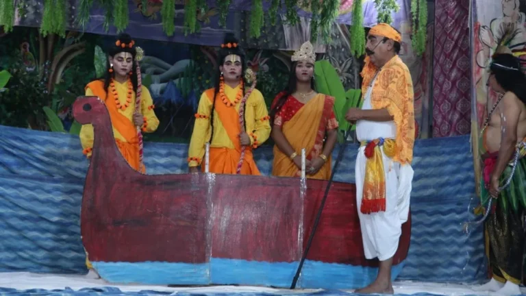 Ateli Mandi News: रामलीला के नौवें दिन श्रृंगवेरपुर प्रवास और दशरथ मरण के भावुक दृश्यों ने मोहा दर्शकों का मन