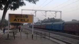Ateli Mandi News: अटेली रेलवे स्टेशन पर यात्री सुविधाओं और सुरक्षा को लेकर दैनिक रेल यात्री संघ ने रेलवे प्रशासन को सौंपा ज्ञापन, उठाई कई मांगें