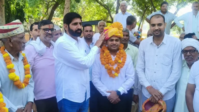 Ateli Mandi News: डॉ. रोहित वर्मा का एचसीएस में चयन, राता कलां में हुआ सम्मान