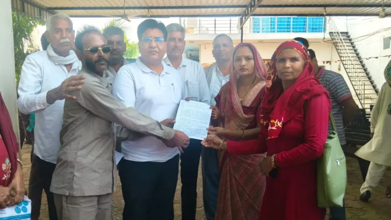 Ateli Mandi News: अटेली में लंबित मांगों को लेकर आशा कार्यकर्ताओं ने स्वास्थ्य मंत्री के नाम सौंपा ज्ञापन