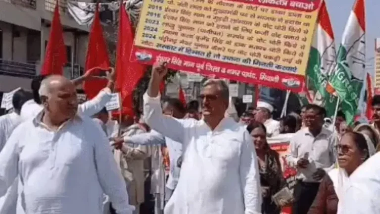 Bhiwani News: SIR प्रक्रिया पर बवाल, भिवानी में कांग्रेस नेताओं ने वोटर लिस्ट से नाम काटने के खिलाफ निकाला रोष मार्च