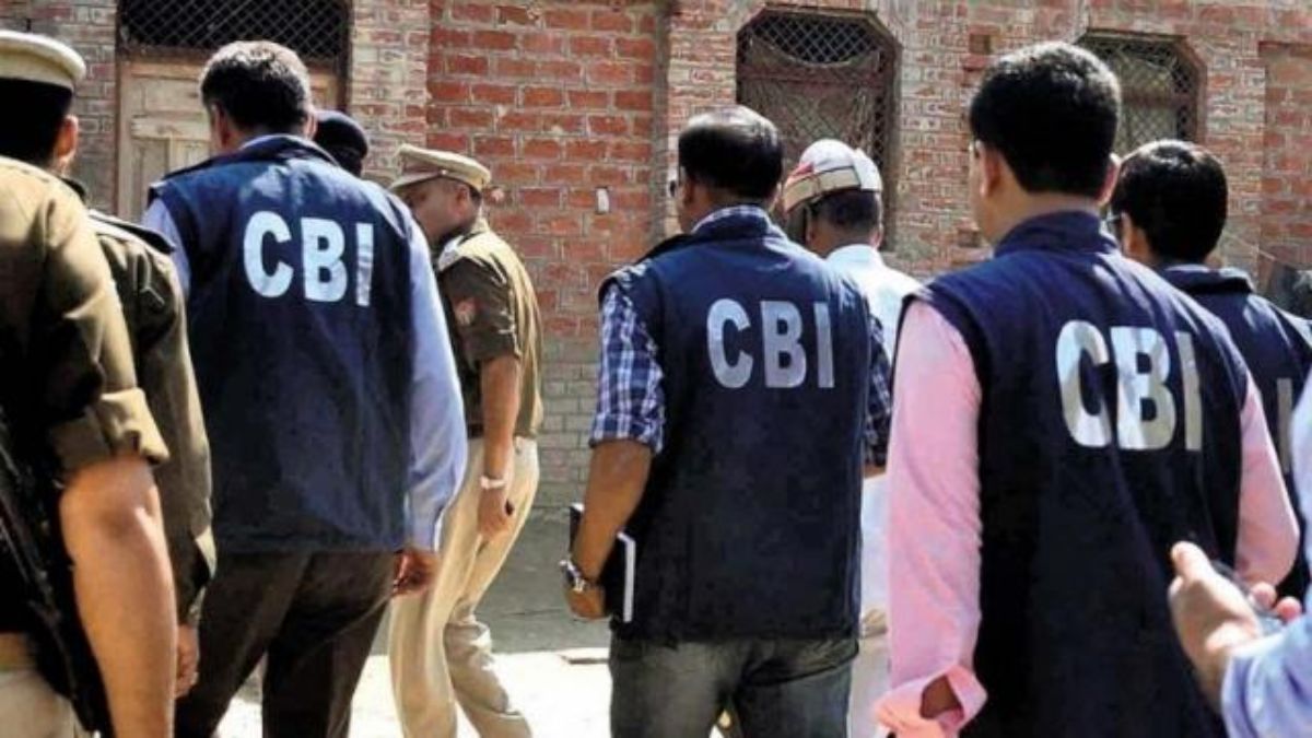 Chandigarh CBI Raid चंडीगढ़ में मैनपावर एजेंसियों के दफ्तरों पर छापे, टेंडर और वेतन भुगतान के रिकॉर्ड खंगाल रही CBI