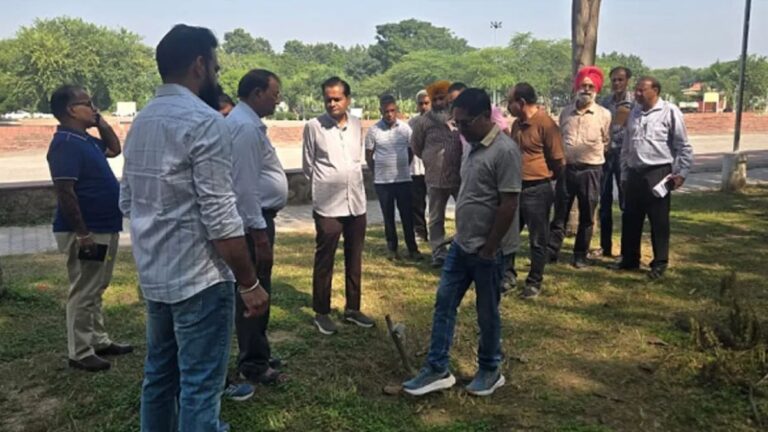 Chandigarh Chhath Puja: छठ पूजा से पहले सेक्टर-42 लेक पर पुख्ता होंगे इंतजाम, सुरक्षा और सफाई पर जोर