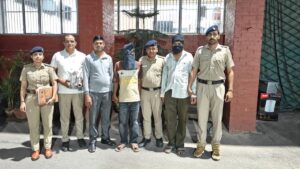 बिल्डर से 10 करोड़ की रंगदारी, गोली मारने की थी साजिश; दो गिरफ्तार; खेत और तालाब से जुटाए सबूत