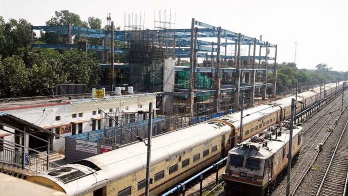 Chandigarh Railway News चंडीगढ़ के रेल यात्रियों को राहत: 36 दिन बाद खत्म हुआ मेगा ब्लॉक, सभी 442 ट्रेन ट्रिप बहाल