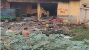 Faridabad gas agency fire: फरीदाबाद में गैस एजेंसी में लगी भीषण आग, एक के बाद एक फटे कई सिलेंडर