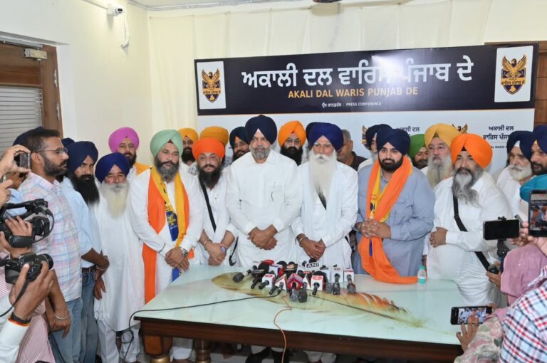 Gill Raunta Joins SAD Waris Punjab : मशहूर पंजाबी गीतकार गिल रौंता ‘शिरोमणी अकाली दल (वारिस पंजाब)’ में शामिल